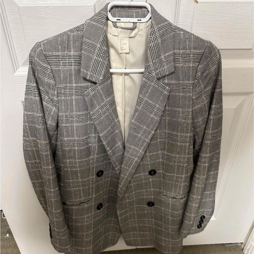 Blazer - Picture 2 of 6